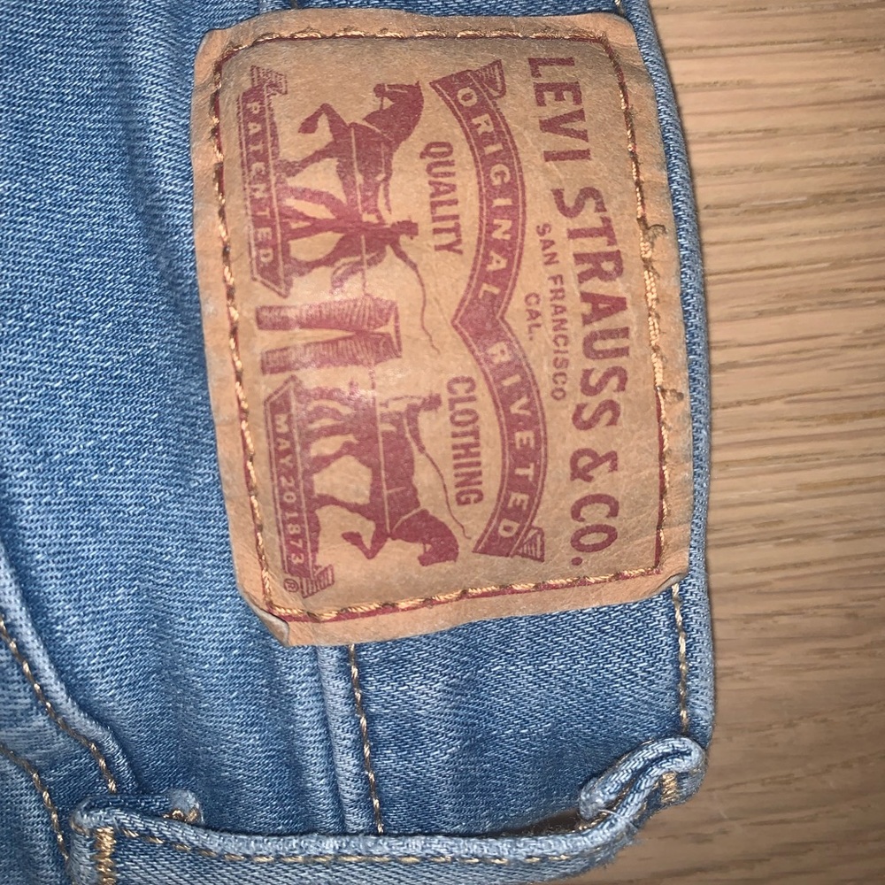 LEVI’S Ripped Jeans - Picture 6 of 6
